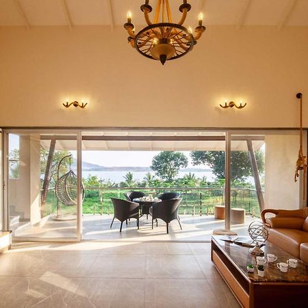 Luna Villa By Stayvista - Lakeside Charm With Terrace, Lush Lawn & Modern Decor Nashik Bagian luar foto