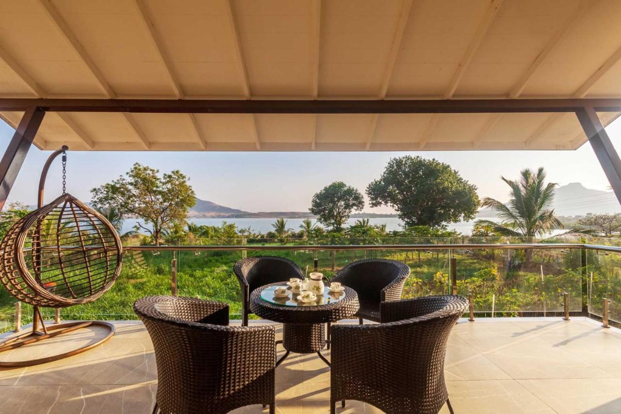 Luna Villa By Stayvista - Lakeside Charm With Terrace, Lush Lawn & Modern Decor Nashik Bagian luar foto