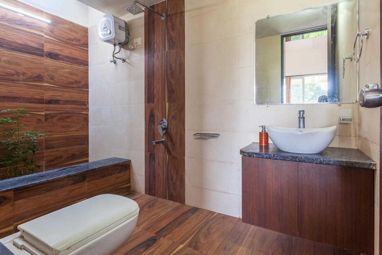 Luna Villa By Stayvista - Lakeside Charm With Terrace, Lush Lawn & Modern Decor Nashik Bagian luar foto