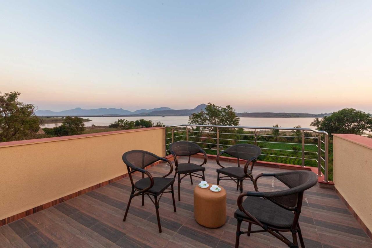 Luna Villa By Stayvista - Lakeside Charm With Terrace, Lush Lawn & Modern Decor Nashik Bagian luar foto