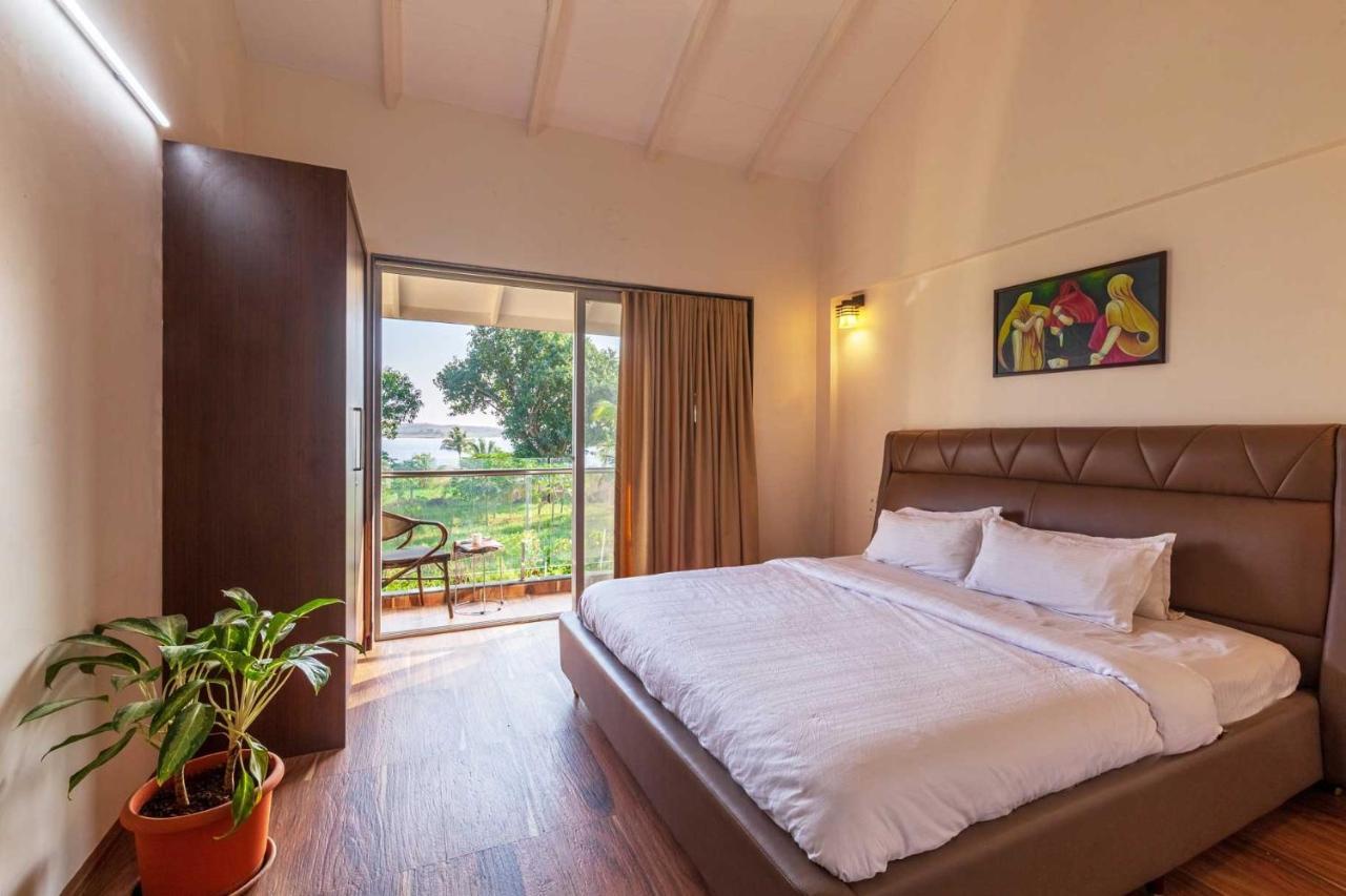 Luna Villa By Stayvista - Lakeside Charm With Terrace, Lush Lawn & Modern Decor Nashik Bagian luar foto